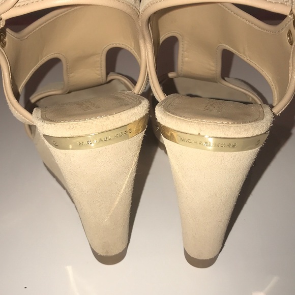 Michael Kors Nude wedges - Picture 3 of 3